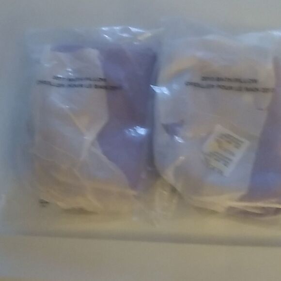 2013 Avon Bath Pillows - Picture 1 of 5